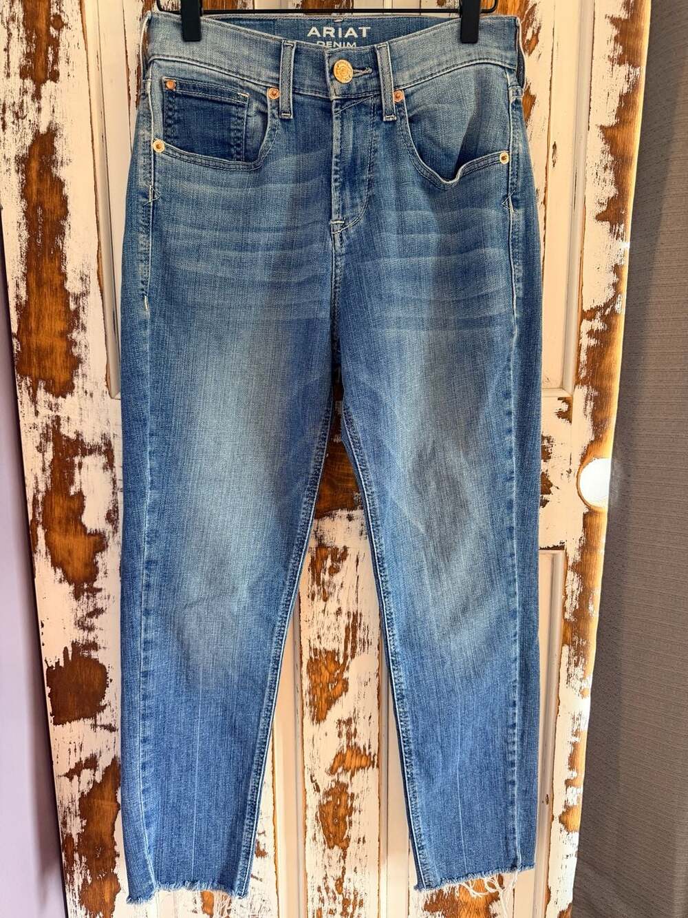 Ariat Denim Boyfriend Jeans Women’s 26R High Rise Light Wash Frayed Hem Western